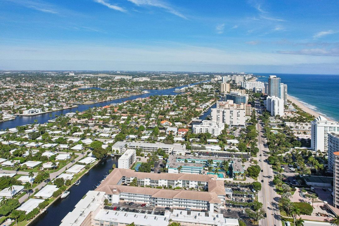 For Sale: $399,900 (2 beds, 2 baths, 920 Square Feet)