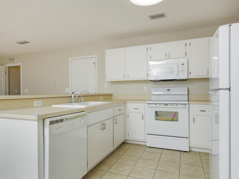 For Rent: $1,850 (2 beds, 2 baths, 1100 Square Feet)