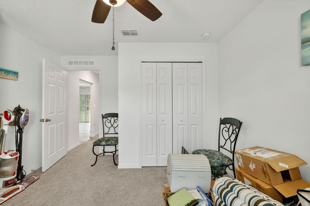 合同活跃: $359,900 (3 贝兹, 2 浴室, 1334 平方英尺)