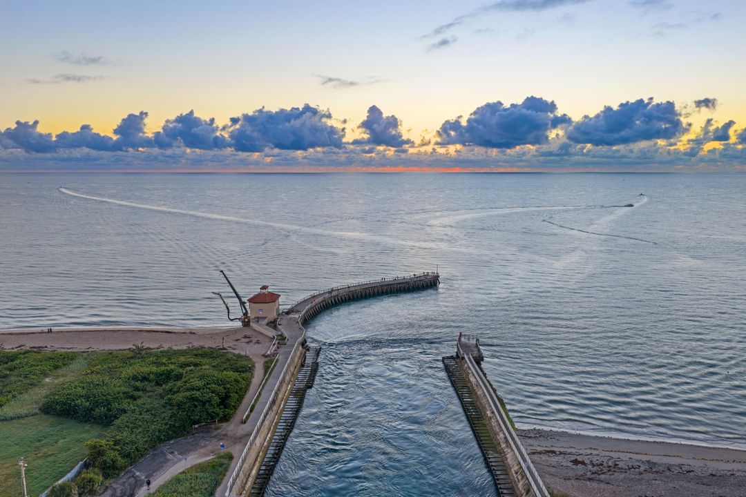 For Sale: $4,750,000 (5 beds, 6 baths, 4100 Square Feet)