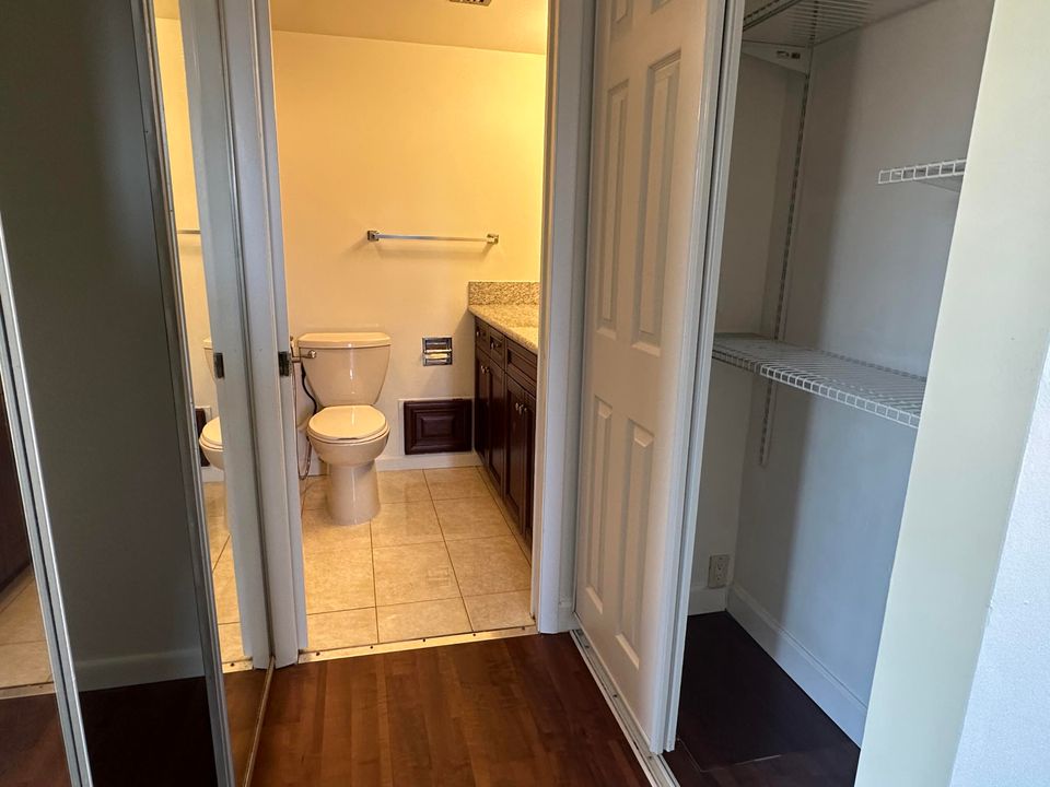 合同活跃: $2,395 (2 贝兹, 2 浴室, 1302 平方英尺)