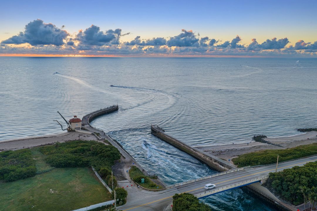 For Sale: $4,750,000 (5 beds, 6 baths, 4100 Square Feet)