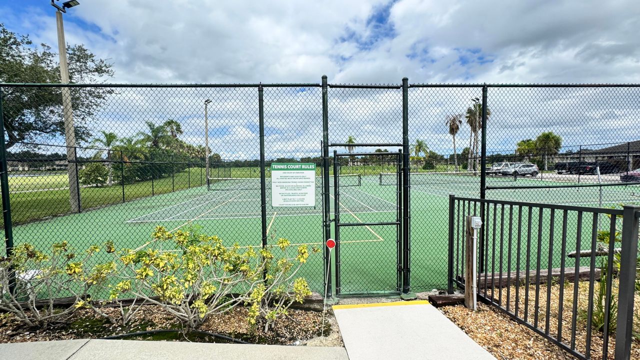 На продажу: $130,000 (1 спален, 1 ванн, 804 Квадратных фут)