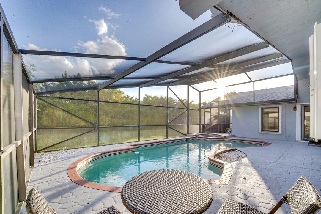 出租: $4,300 (4 贝兹, 2 浴室, 1874 平方英尺)