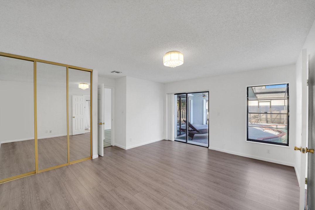 出租: $4,300 (4 贝兹, 2 浴室, 1874 平方英尺)