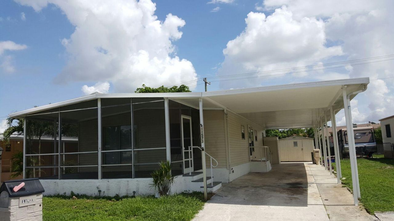 Active With Contract: $2,200 (3 beds, 2 baths, 1152 Square Feet)