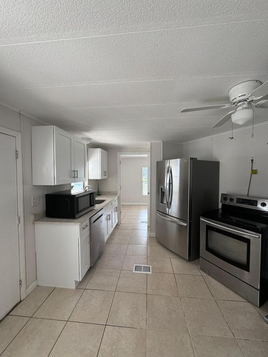 Active With Contract: $2,200 (3 beds, 2 baths, 1152 Square Feet)