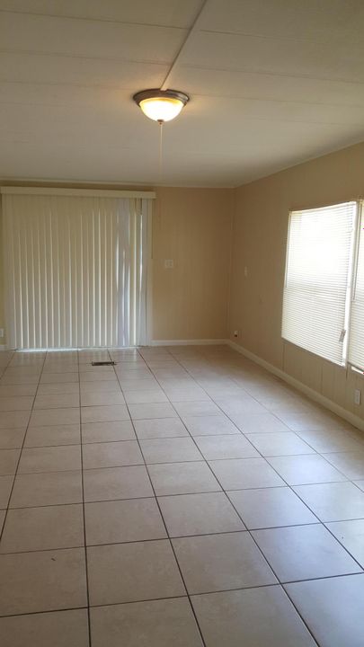 Active With Contract: $2,200 (3 beds, 2 baths, 1152 Square Feet)