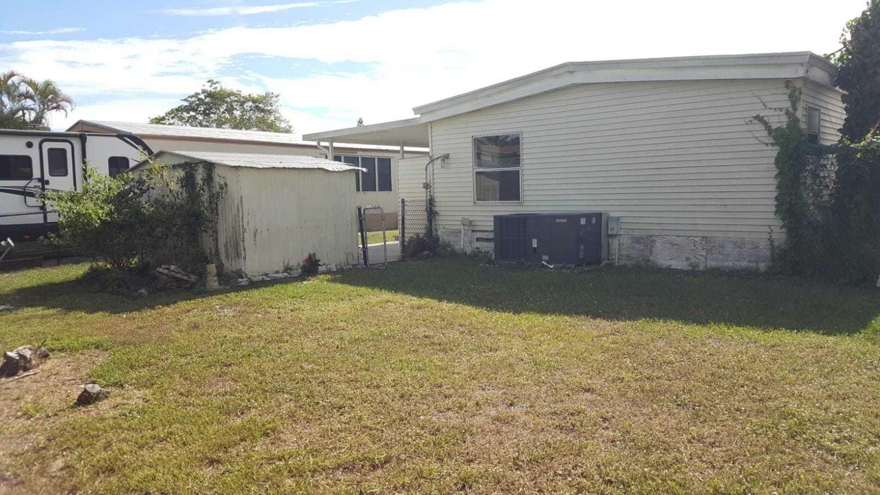 Active With Contract: $2,200 (3 beds, 2 baths, 1152 Square Feet)