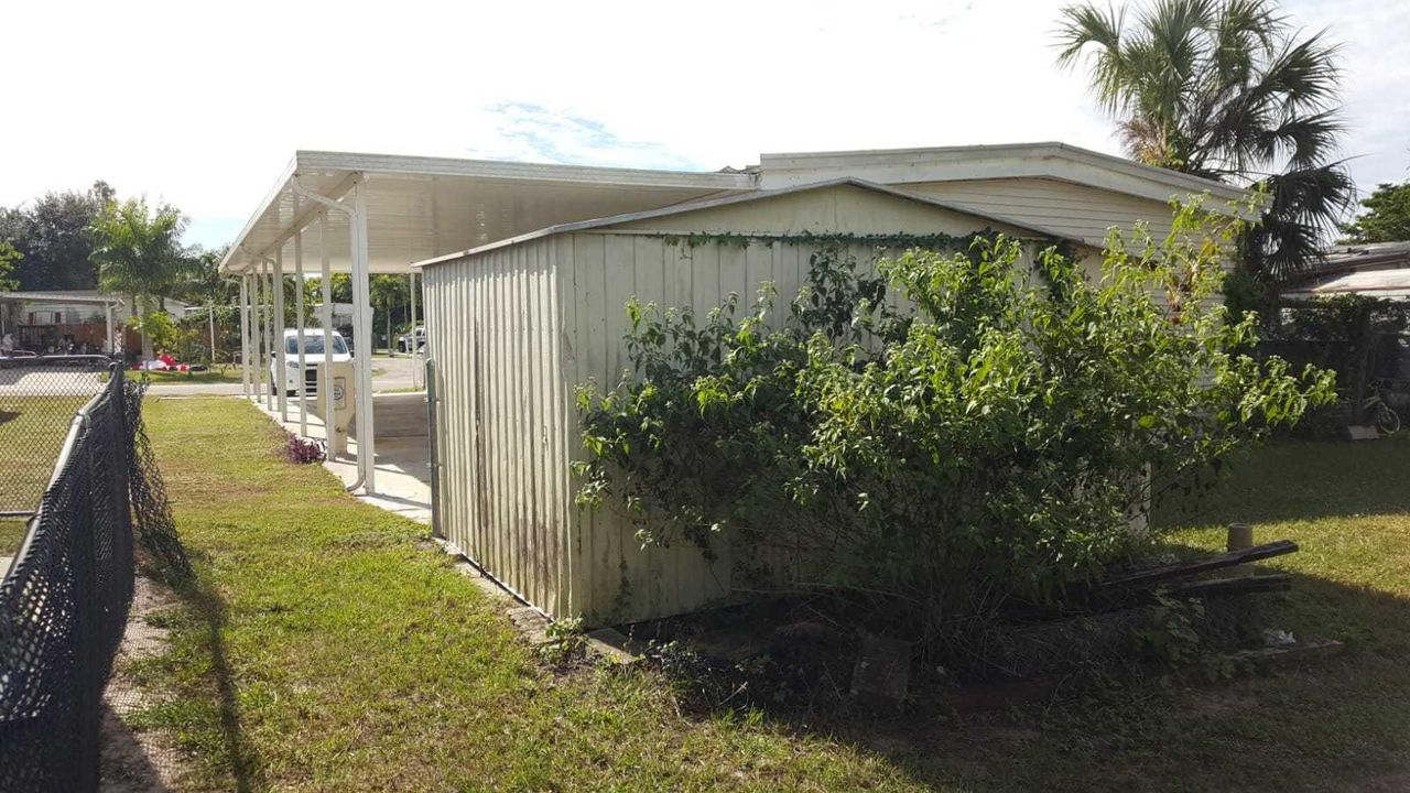 Active With Contract: $2,200 (3 beds, 2 baths, 1152 Square Feet)