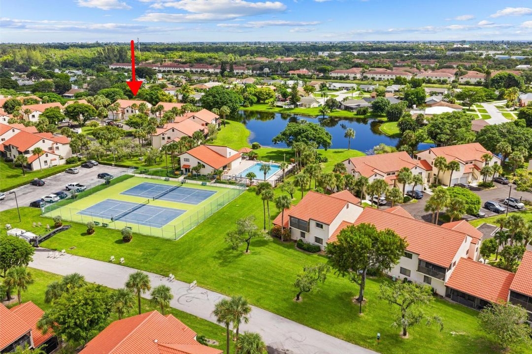 For Sale: $150,000 (2 beds, 2 baths, 996 Square Feet)