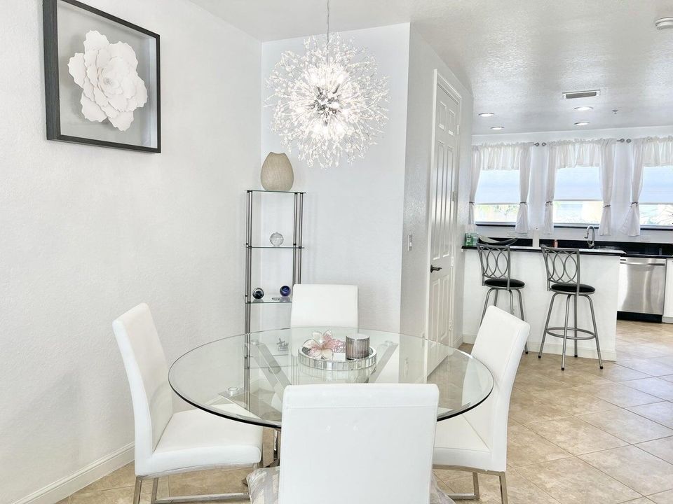 For Rent: $2,900 (3 beds, 2 baths, 1326 Square Feet)