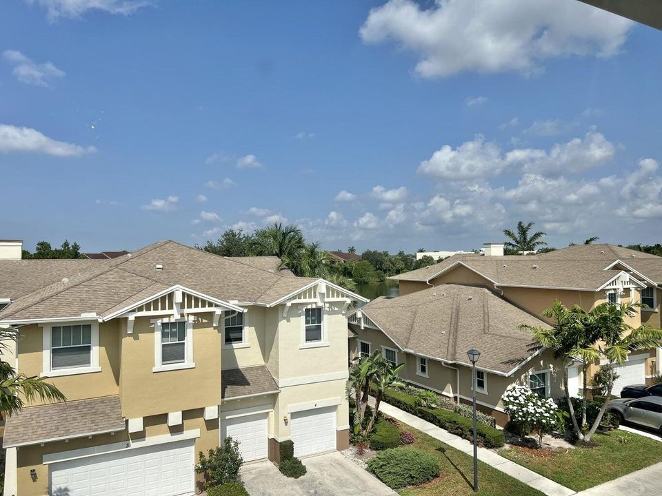 For Rent: $2,900 (3 beds, 2 baths, 1326 Square Feet)