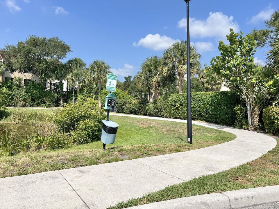 For Rent: $2,900 (3 beds, 2 baths, 1326 Square Feet)