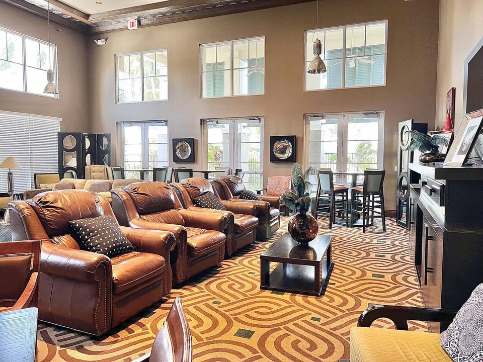 For Rent: $2,900 (3 beds, 2 baths, 1326 Square Feet)