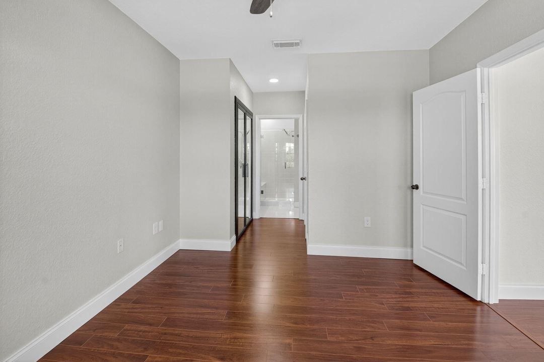 Active With Contract: $2,450 (2 beds, 2 baths, 1143 Square Feet)