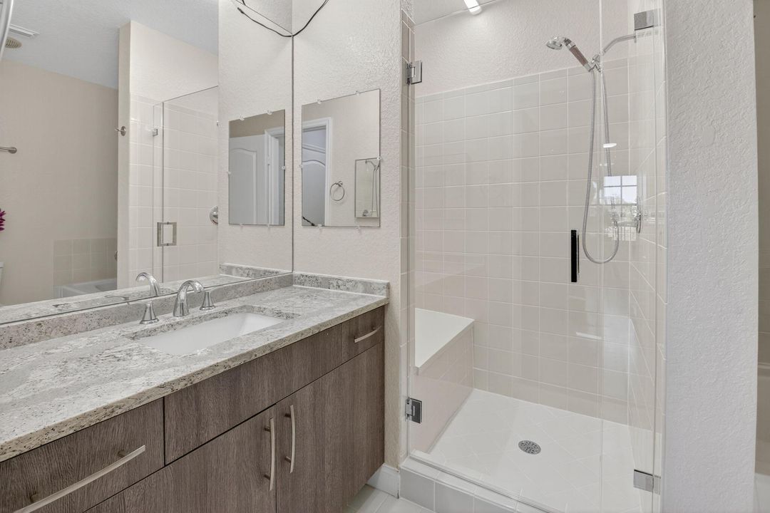 Active With Contract: $2,450 (2 beds, 2 baths, 1143 Square Feet)