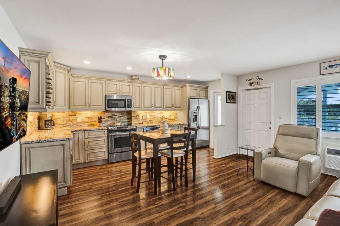 En Venta: $249,000 (1 camas, 1 baños, 640 Pies cuadrados)