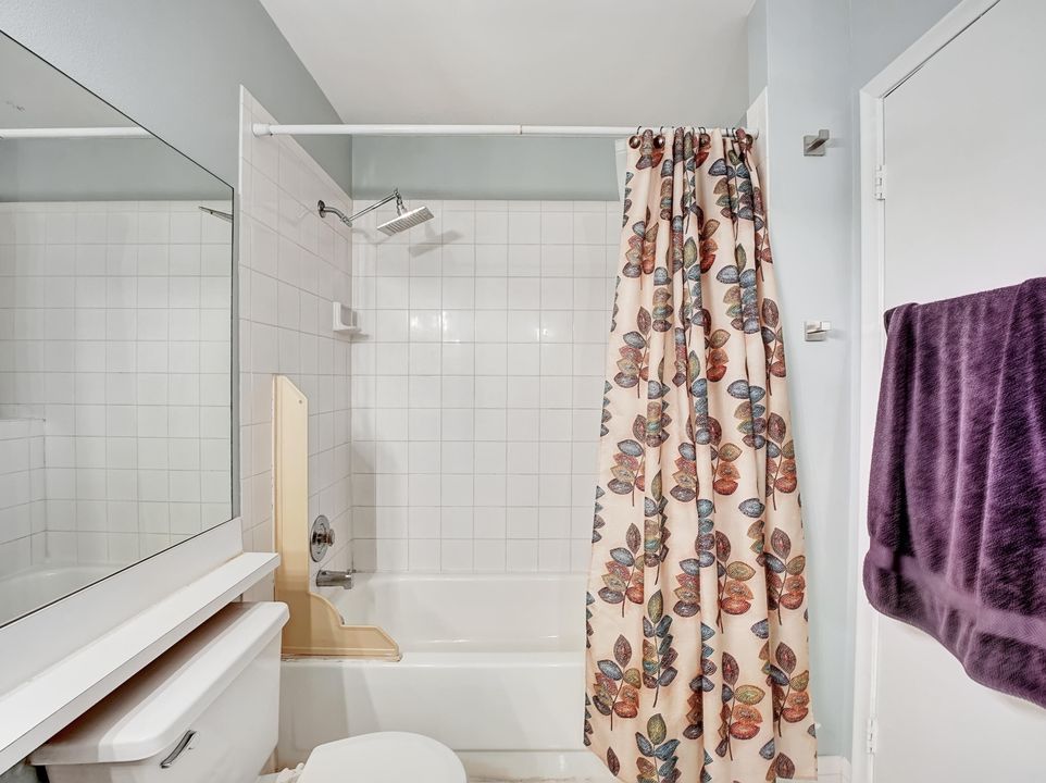 For Rent: $2,600 (3 beds, 2 baths, 1332 Square Feet)