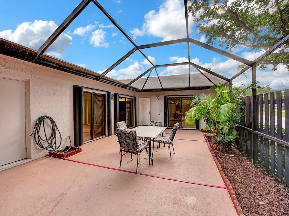 For Rent: $2,600 (3 beds, 2 baths, 1332 Square Feet)