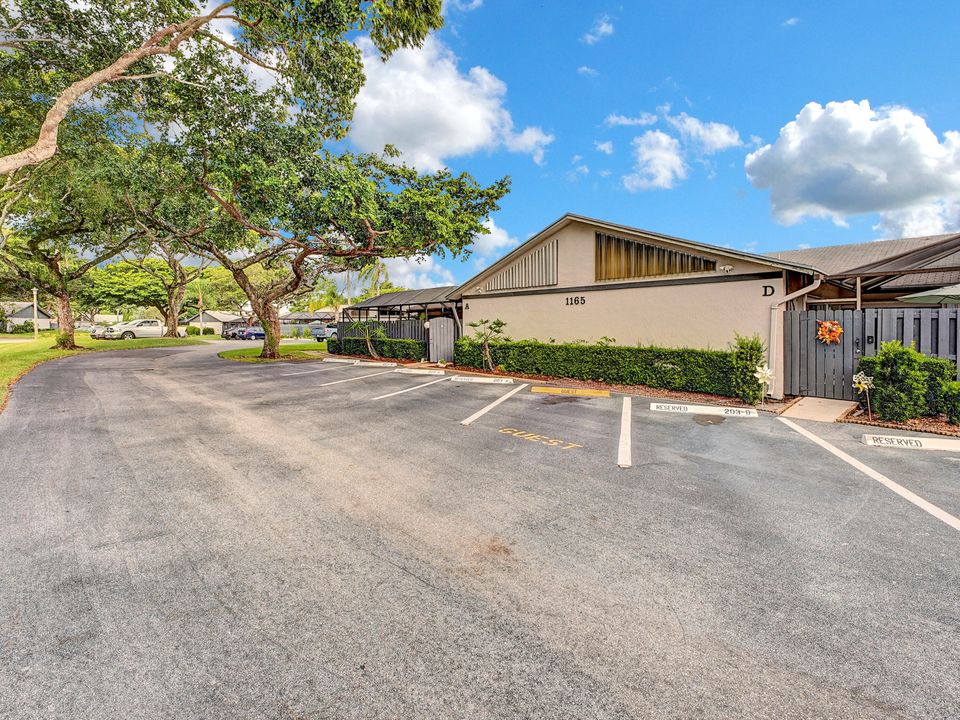 For Rent: $2,600 (3 beds, 2 baths, 1332 Square Feet)