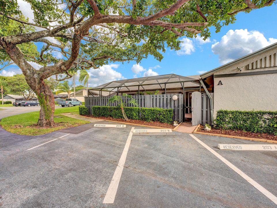 For Rent: $2,600 (3 beds, 2 baths, 1332 Square Feet)