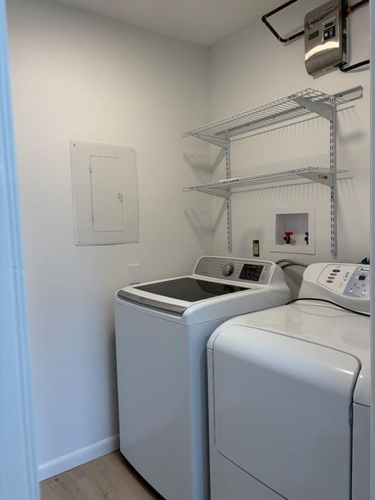 Active With Contract: $2,600 (2 beds, 2 baths, 1258 Square Feet)