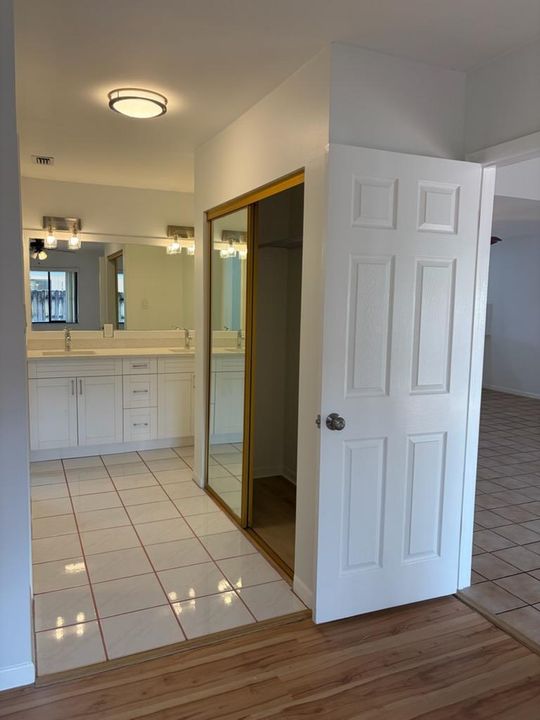 Active With Contract: $2,600 (2 beds, 2 baths, 1258 Square Feet)