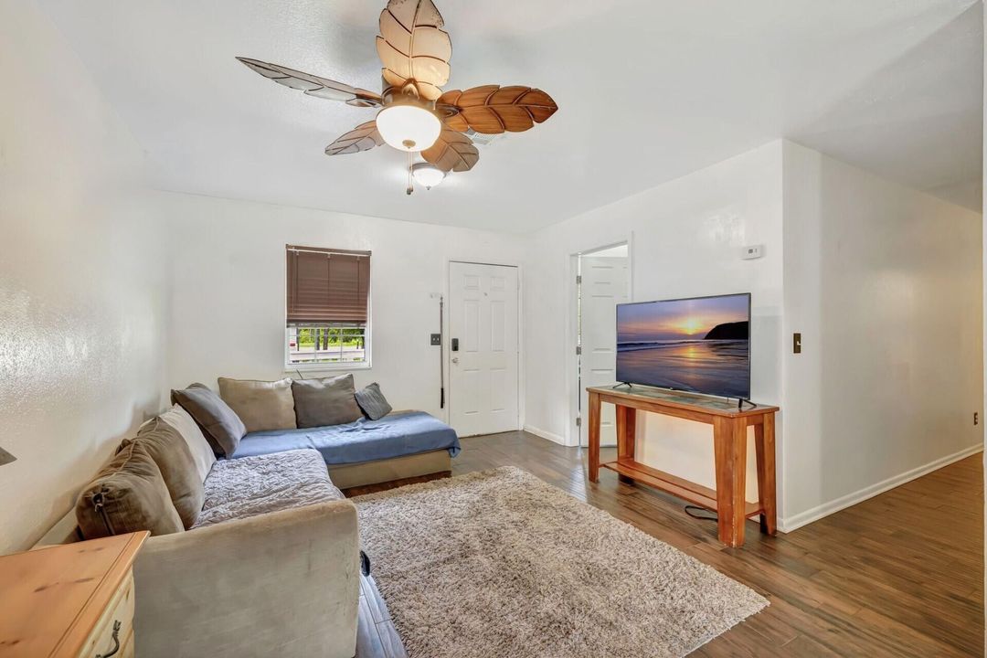 待售: $354,900 (3 贝兹, 2 浴室, 984 平方英尺)