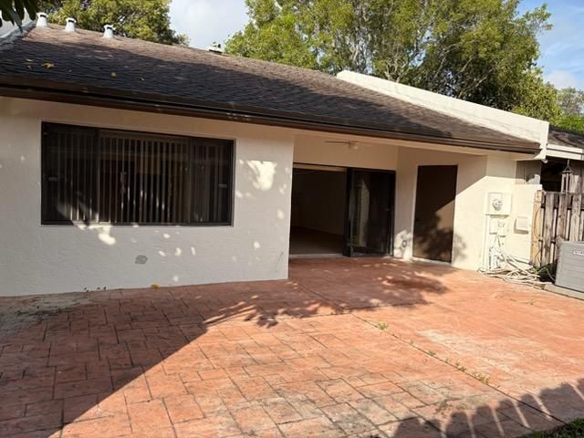 Active With Contract: $2,600 (2 beds, 2 baths, 1258 Square Feet)