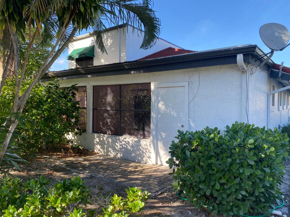 Activo con contrato: $2,900 (3 camas, 2 baños, 1380 Pies cuadrados)