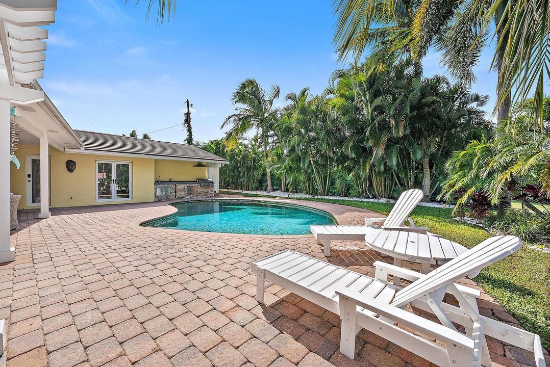 待售: $2,850,000 (4 贝兹, 3 浴室, 2234 平方英尺)