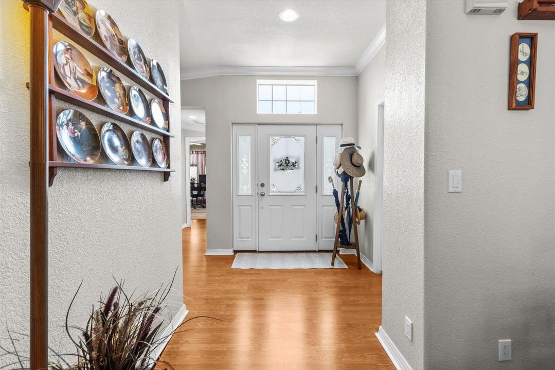 Active With Contract: $244,900 (2 beds, 2 baths, 1904 Square Feet)