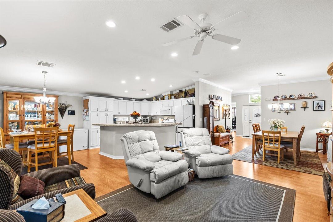 Active With Contract: $244,900 (2 beds, 2 baths, 1904 Square Feet)