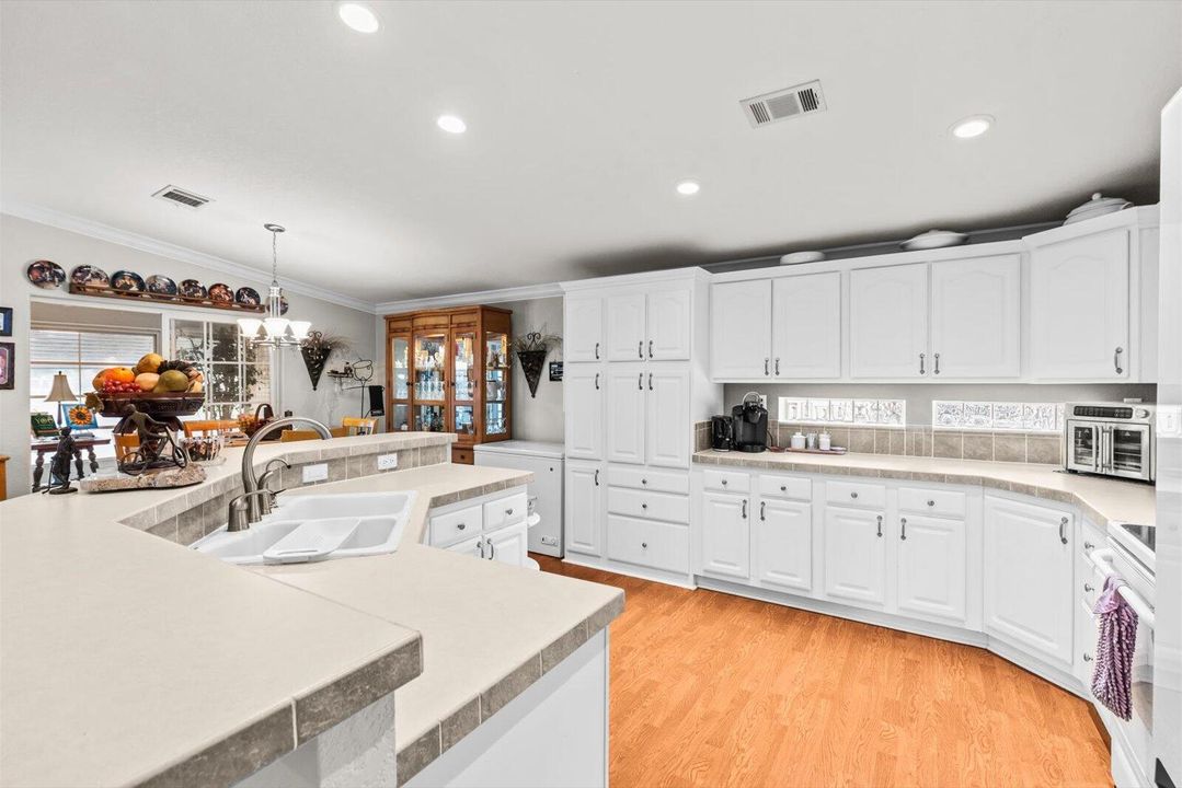 Active With Contract: $244,900 (2 beds, 2 baths, 1904 Square Feet)