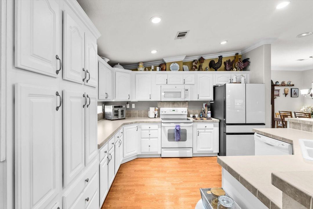 Active With Contract: $244,900 (2 beds, 2 baths, 1904 Square Feet)