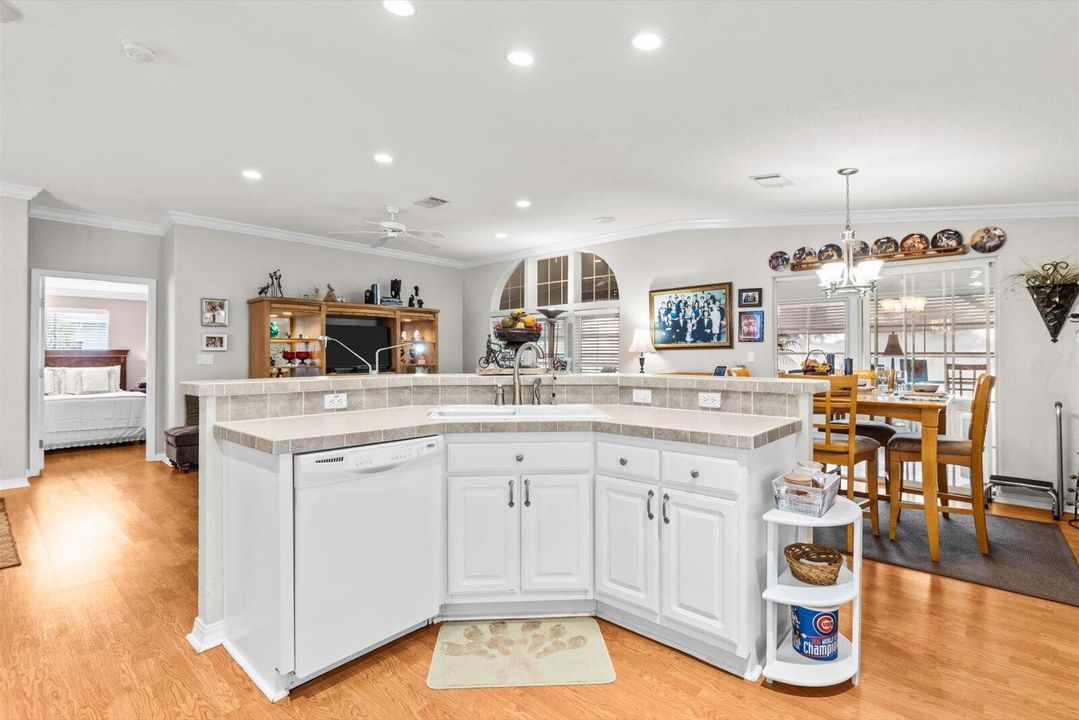 Active With Contract: $244,900 (2 beds, 2 baths, 1904 Square Feet)