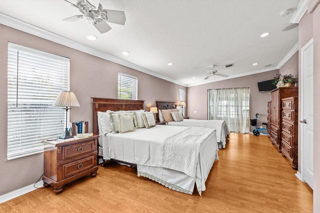 Active With Contract: $244,900 (2 beds, 2 baths, 1904 Square Feet)