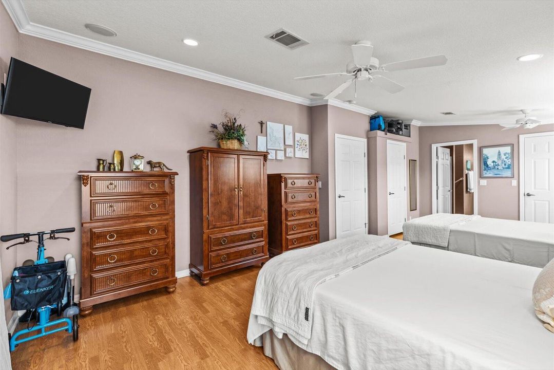 Active With Contract: $244,900 (2 beds, 2 baths, 1904 Square Feet)