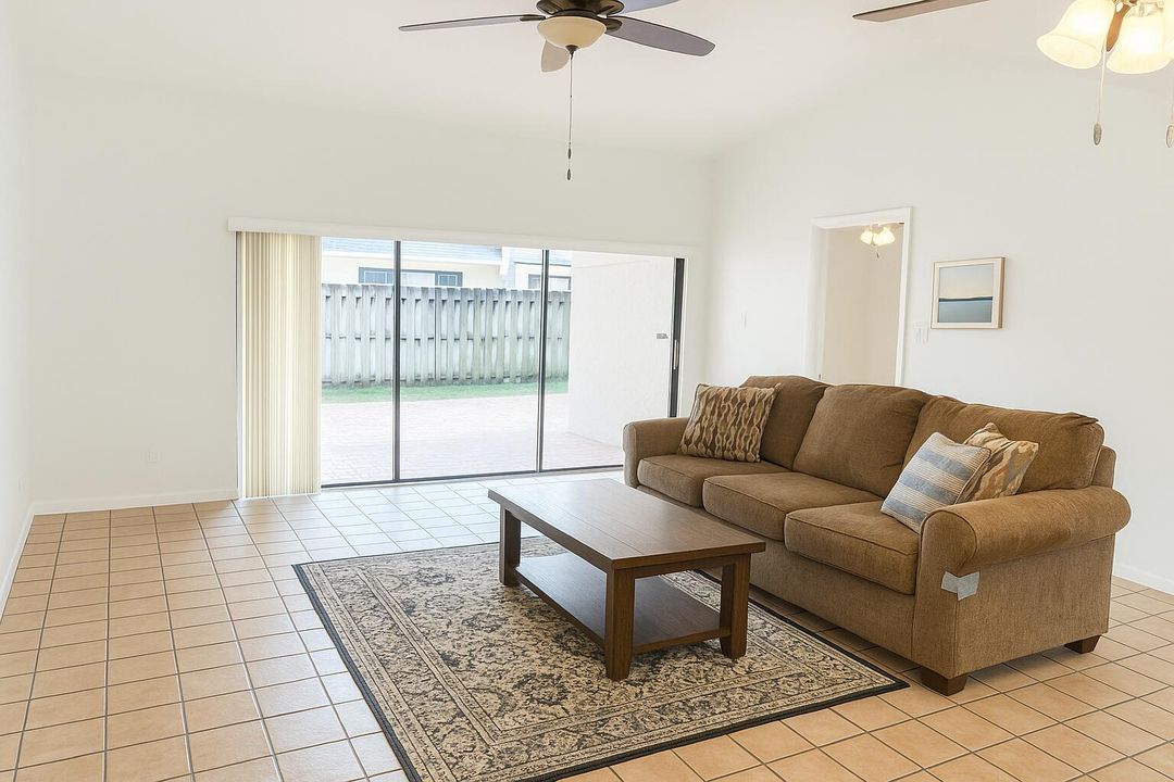 Active With Contract: $2,600 (2 beds, 2 baths, 1258 Square Feet)