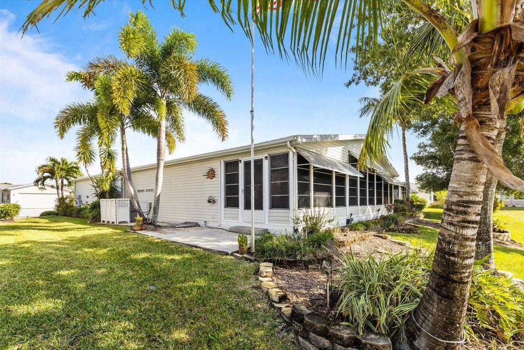 Active With Contract: $244,900 (2 beds, 2 baths, 1904 Square Feet)