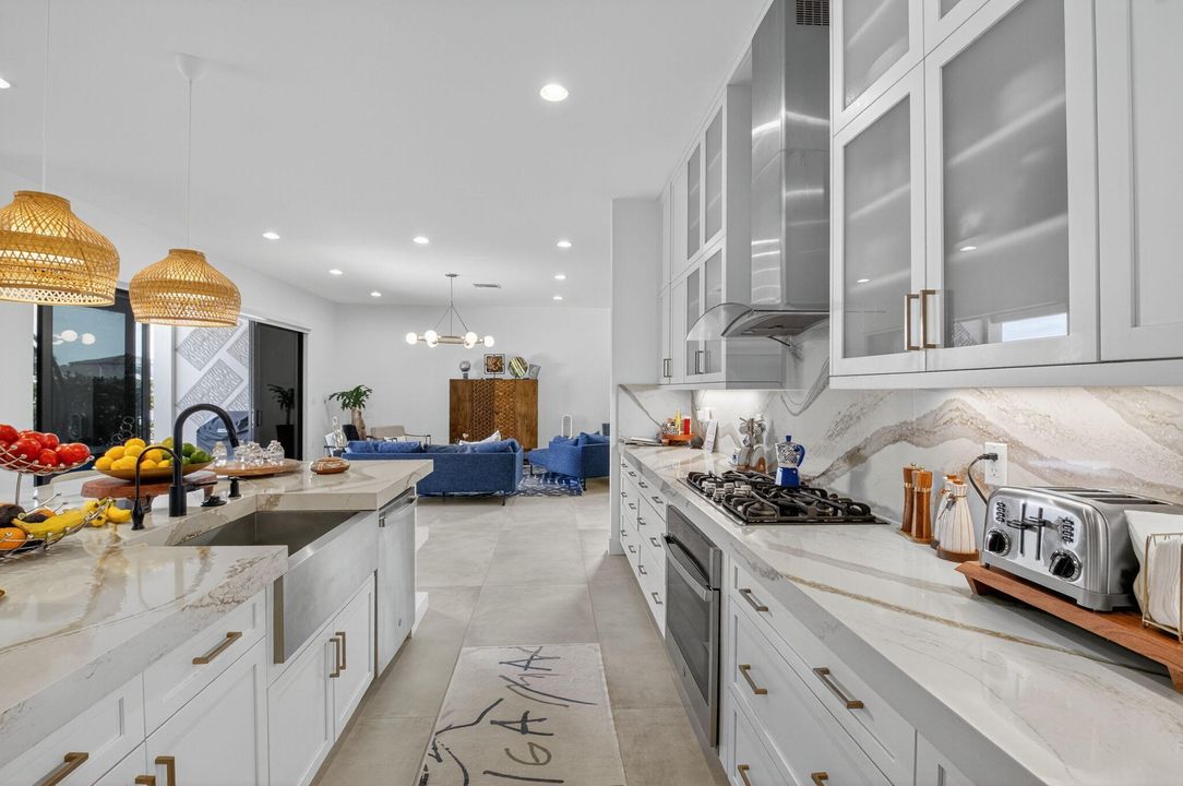 待售: $2,260,000 (5 贝兹, 5 浴室, 3802 平方英尺)