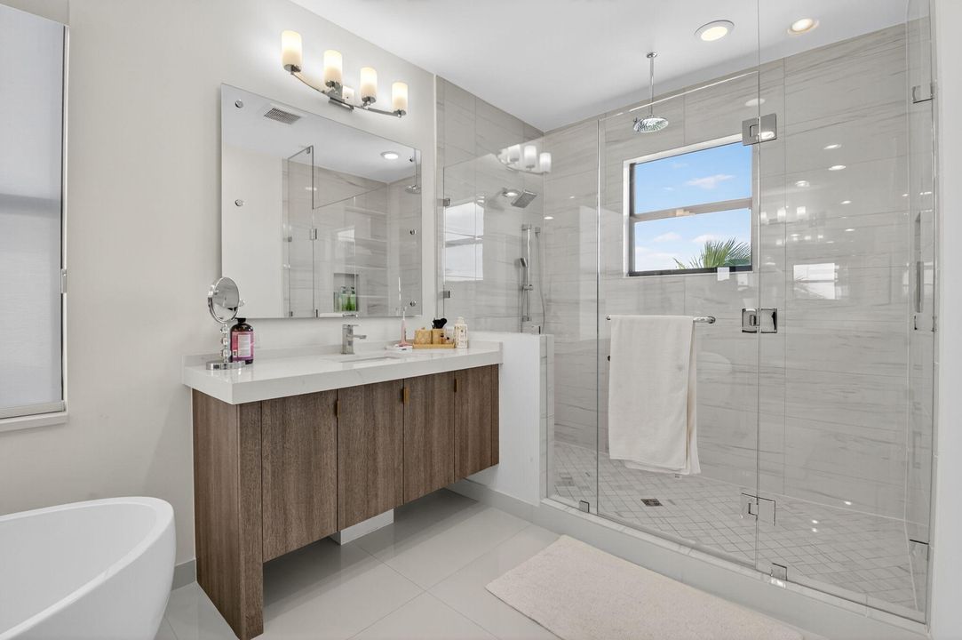 待售: $2,260,000 (5 贝兹, 5 浴室, 3802 平方英尺)