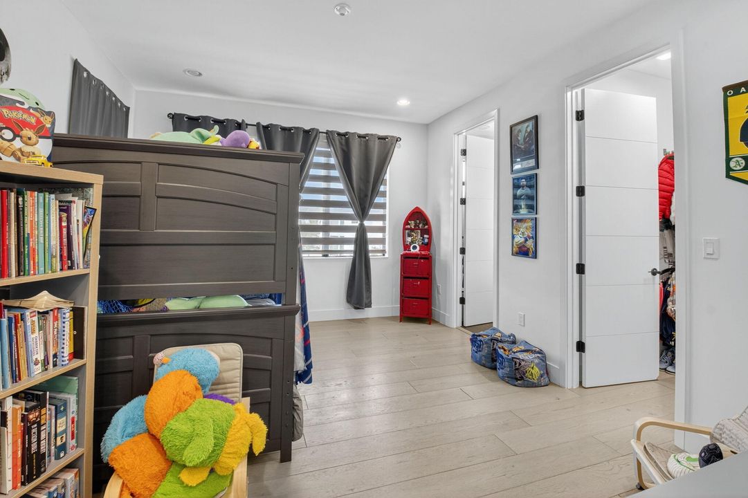 待售: $2,260,000 (5 贝兹, 5 浴室, 3802 平方英尺)