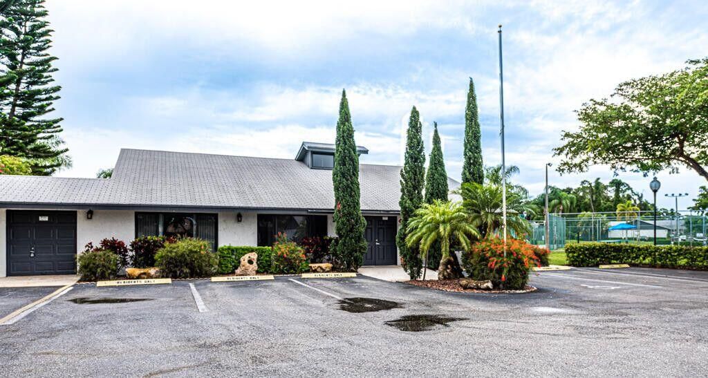 For Rent: $2,600 (3 beds, 2 baths, 1332 Square Feet)