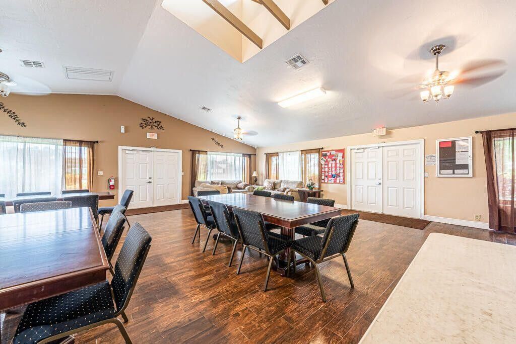 For Rent: $2,600 (3 beds, 2 baths, 1332 Square Feet)