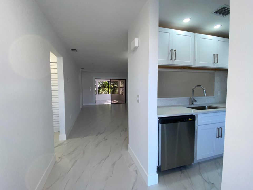 Activo con contrato: $2,900 (3 camas, 2 baños, 1380 Pies cuadrados)