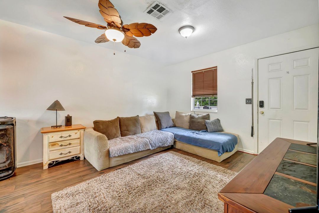 待售: $354,900 (3 贝兹, 2 浴室, 984 平方英尺)