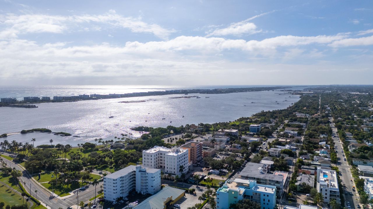 En Venta: $349,000 (2 camas, 2 baños, 1007 Pies cuadrados)