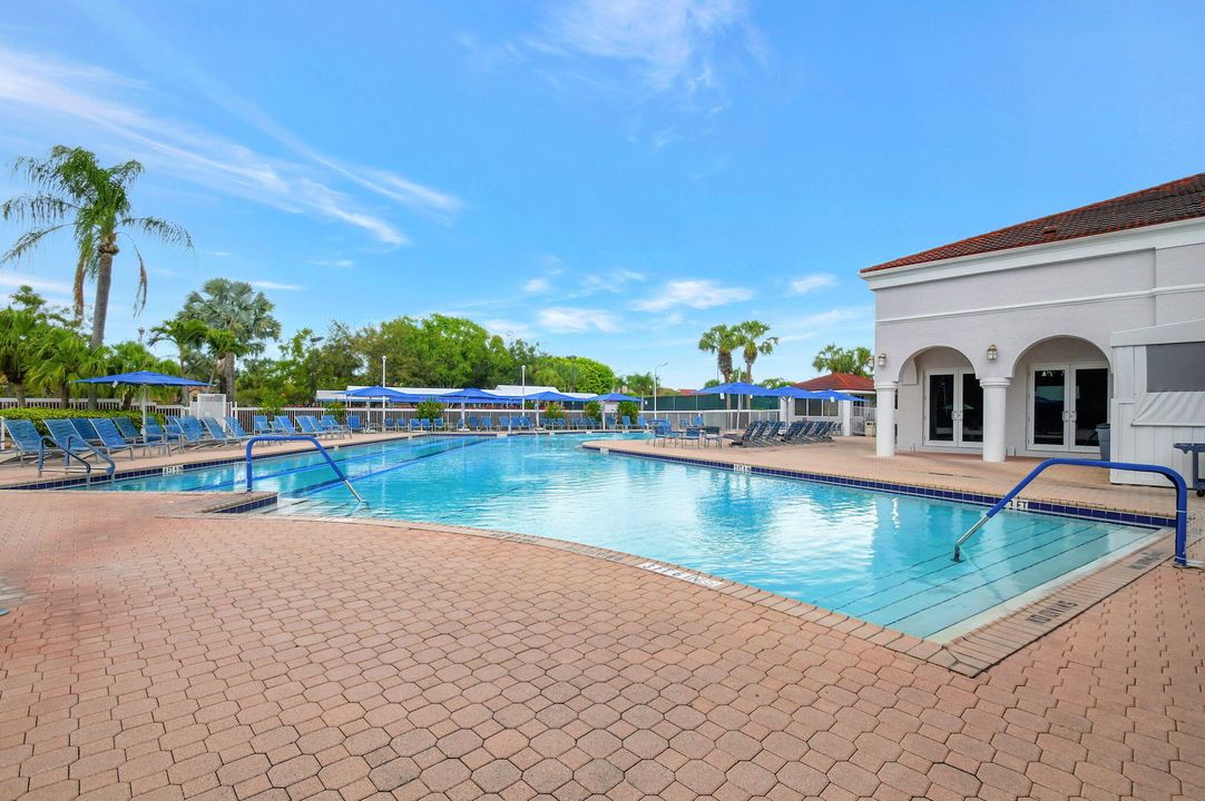 For Sale: $275,000 (3 beds, 2 baths, 1657 Square Feet)